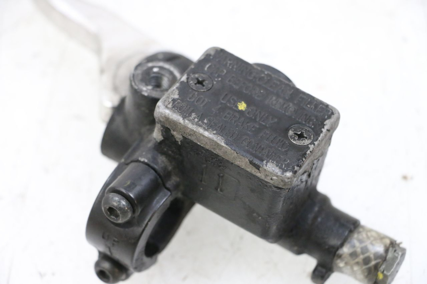 photo de REAR BRAKE MASTER CYLINDER PIAGGIO VESPA GTS SUPER IE 125 (2009 - 2016) - Fixing points details