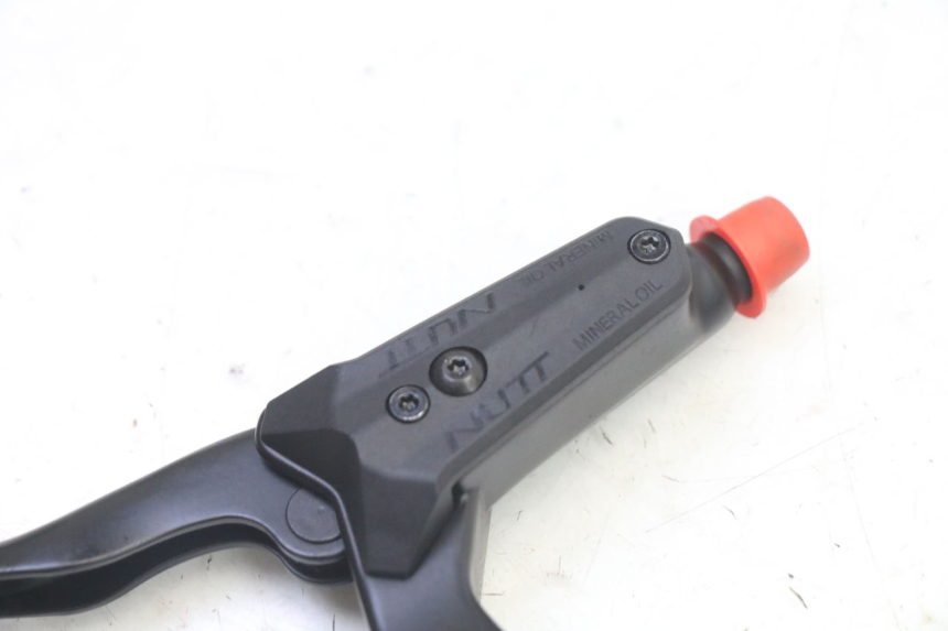 photo de REAR BRAKE MASTER CYLINDER DUALTRON VICTOR LIMITED 1