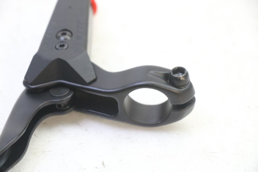 photo de REAR BRAKE MASTER CYLINDER DUALTRON VICTOR LIMITED 1