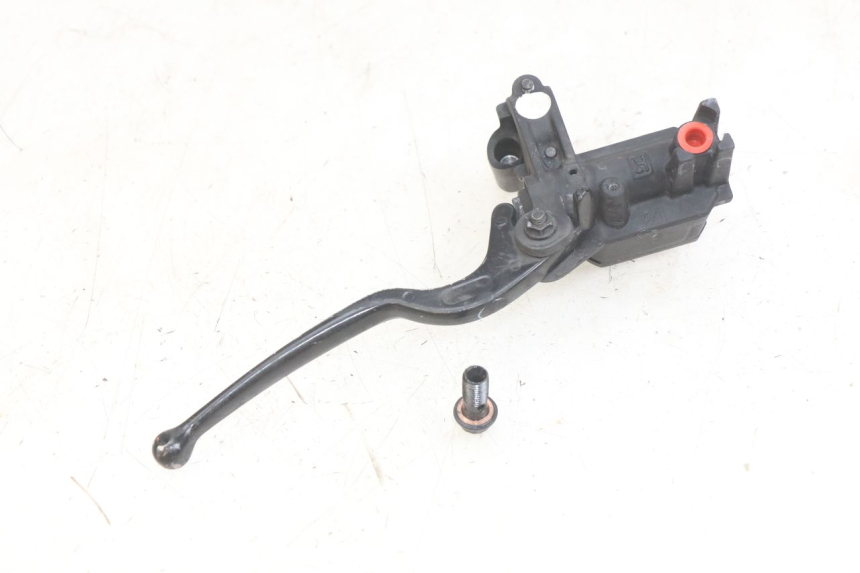photo de REAR BRAKE MASTER CYLINDER YAMAHA X-MAX XMAX 125 (2010 - 2014)