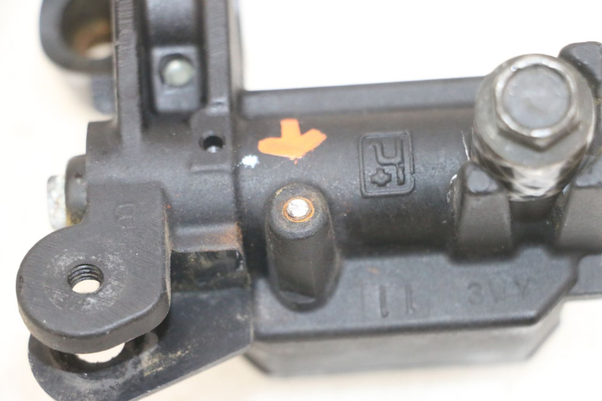 photo de REAR BRAKE MASTER CYLINDER YAMAHA XMAX X-MAX 125 (2006 - 2009) - Technical close-up