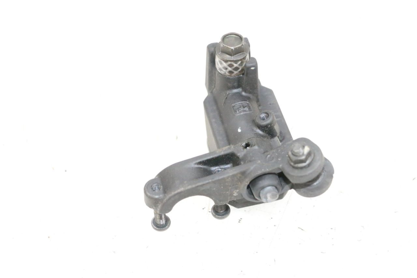 photo de REAR BRAKE MASTER CYLINDER YAMAHA X-MAX XMAX 125 (2010 - 2013) - Zoom on usage condition