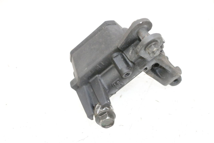 photo de REAR BRAKE MASTER CYLINDER YAMAHA X-MAX XMAX 125 (2010 - 2013) - Alternative perspective