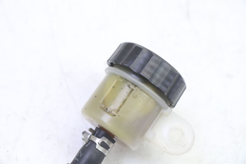 photo de REAR BRAKE MASTER CYLINDER YAMAHA XJ6 ABS 600 (2008 - 2016)