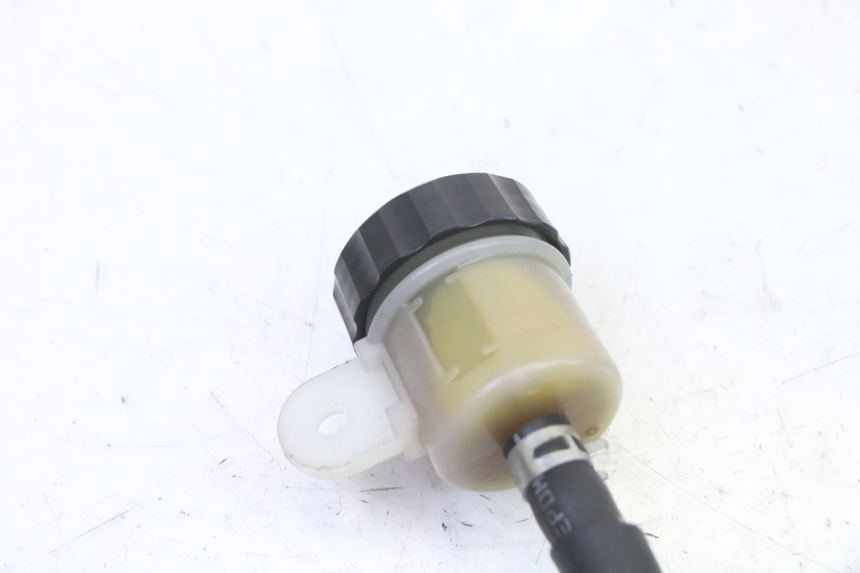 photo de REAR BRAKE MASTER CYLINDER YAMAHA XJ6 ABS 600 (2008 - 2016)