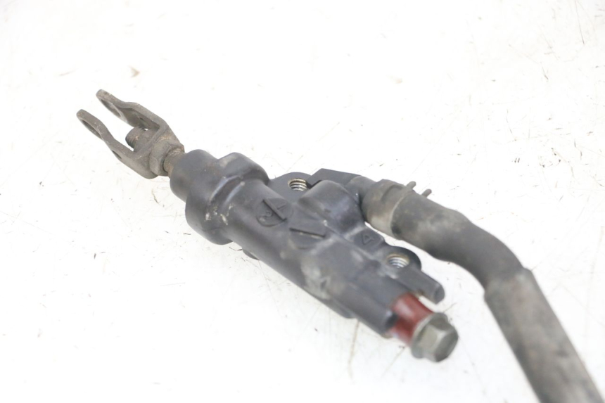 photo de REAR BRAKE MASTER CYLINDER YAMAHA FZS FAZER 600 (2001 - 2003)