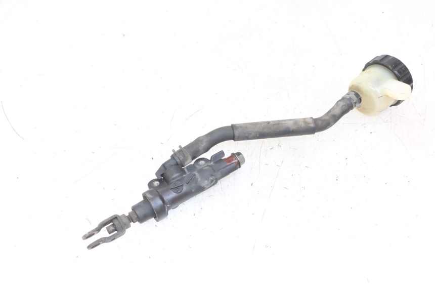 photo de REAR BRAKE MASTER CYLINDER YAMAHA FZS FAZER 600 (2001 - 2003)