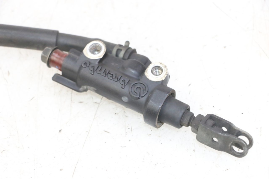 photo de REAR BRAKE MASTER CYLINDER YAMAHA FZS FAZER 600 (2001 - 2003)