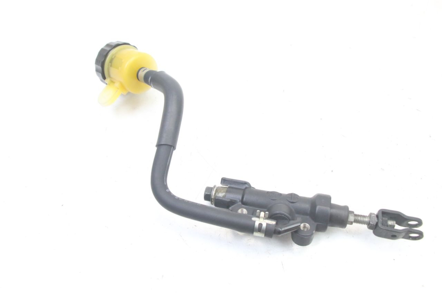 photo de REAR BRAKE MASTER CYLINDER YAMAHA XJ6 600 (2008 - 2016)