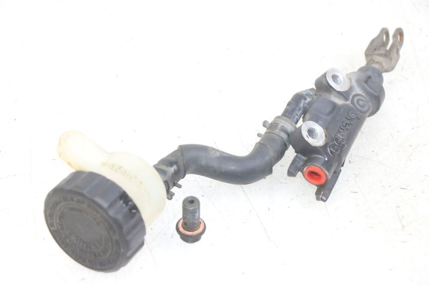 photo de REAR BRAKE MASTER CYLINDER YAMAHA XJN DIVERSION 600 (2000 - 2003)