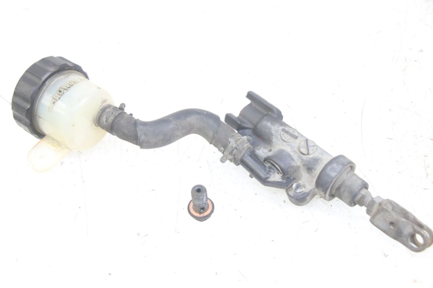 photo de REAR BRAKE MASTER CYLINDER YAMAHA XJN DIVERSION 600 (2000 - 2003)