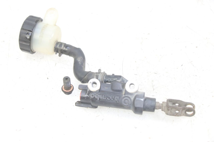 photo de REAR BRAKE MASTER CYLINDER YAMAHA XJN DIVERSION 600 (2000 - 2003)