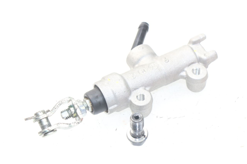 photo de REAR BRAKE MASTER CYLINDER KAWASAKI Z Z900 900 (2017 - 2019) - Alternative perspective