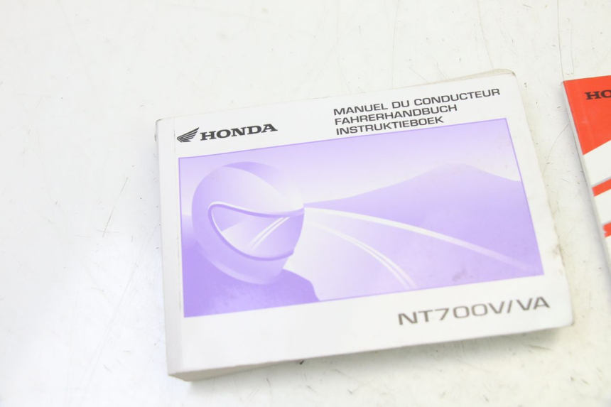 photo de USER MANUAL HONDA NTV DEAUVILLE ABS 700 (2007 - 2016)