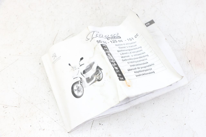 photo de USER MANUAL PEUGEOT TWEET 4T 50 (2014 - 2019)