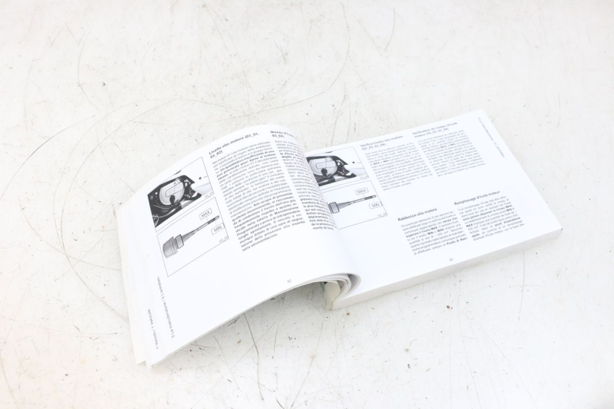 photo de USER MANUAL PIAGGIO VESPA GTS SUPER IE 125 (2009 - 2016) - Component detail