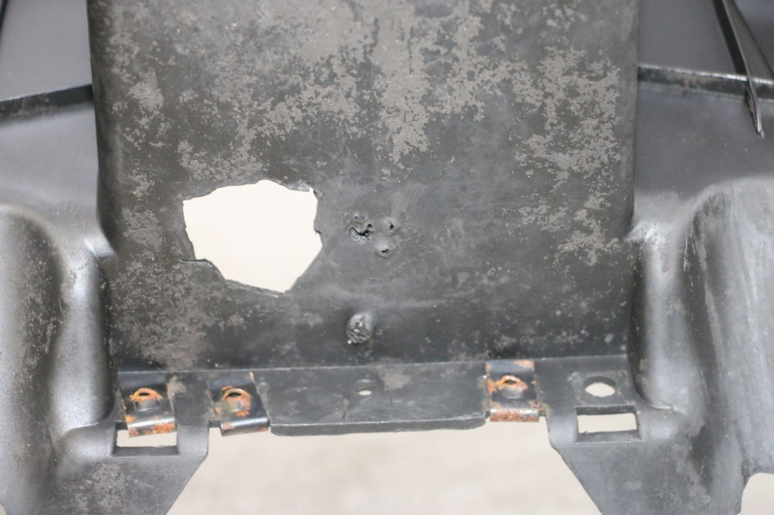 photo de FLOOR PANEL MBK BOOSTER SPIRIT NAKED 50 (2004 - 2017) - Fixing points details