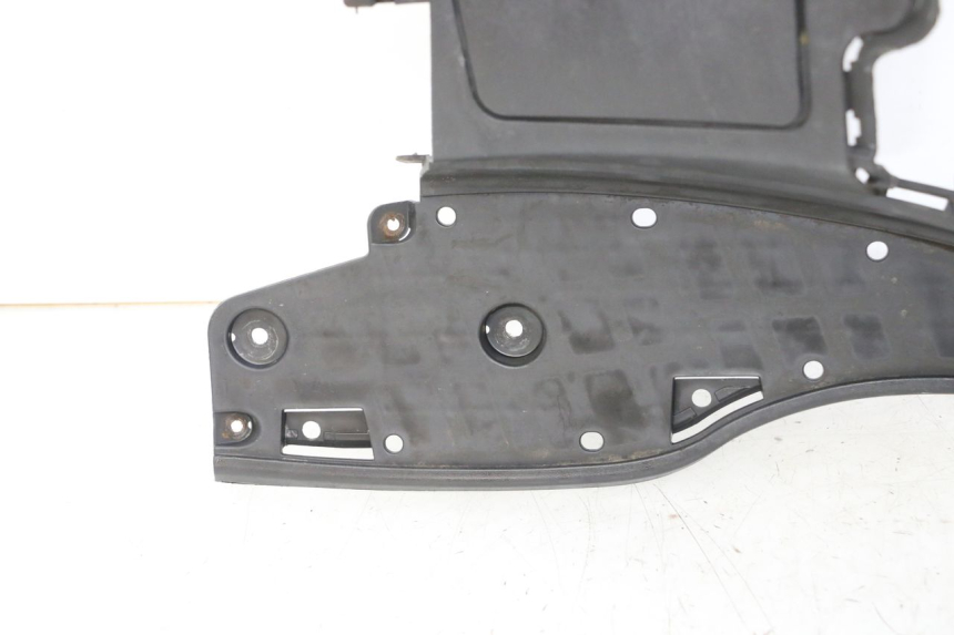 photo de FOOTREST SUZUKI BURGMAN 125 (2007 - 2014)