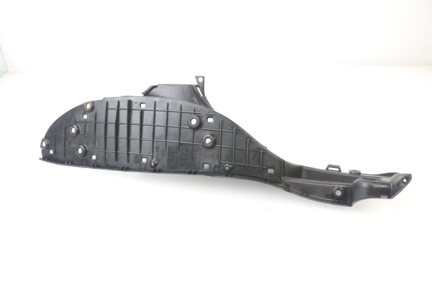 photo de RIGHT FLOOR PANEL APRILIA SCARABEO GT 125 (1999 - 2007)