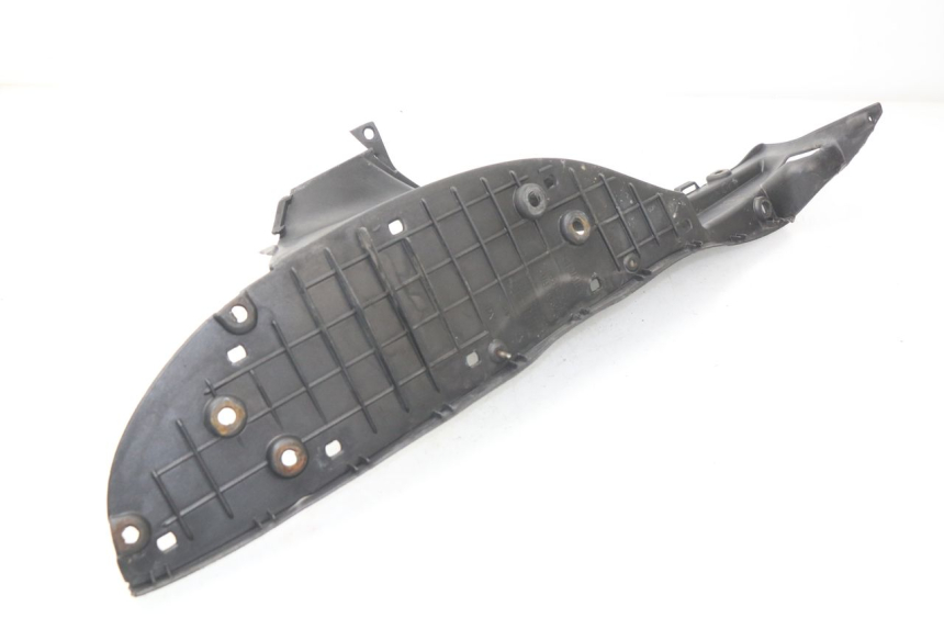 photo de RIGHT FLOOR PANEL APRILIA SCARABEO GT 125 (1999 - 2007)