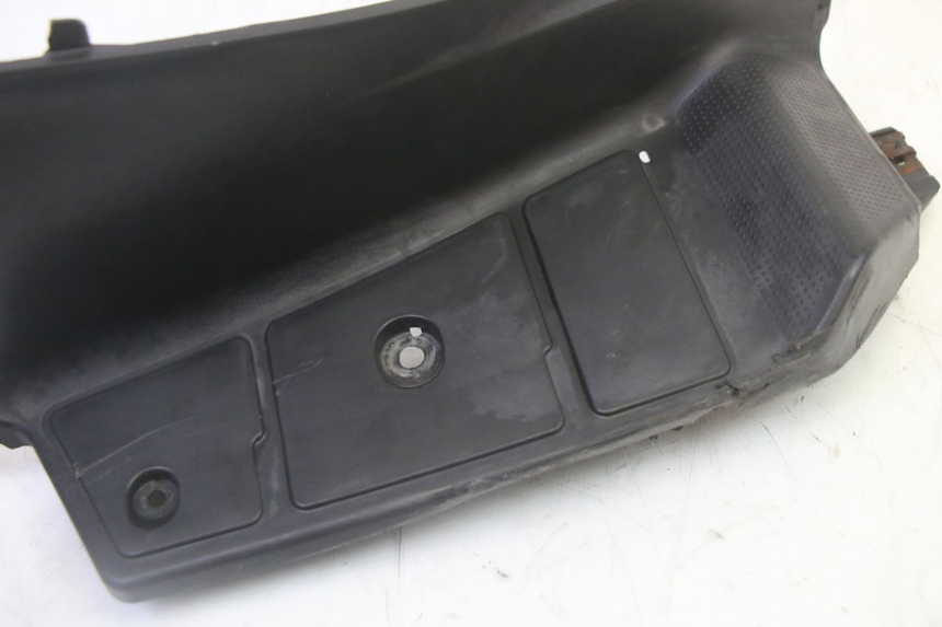photo de RIGHT FOOTREST SUZUKI BURGMAN 125 (2007 - 2014)