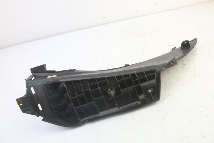 photo de RIGHT FOOTREST SUZUKI BURGMAN 125 (2007 - 2014)