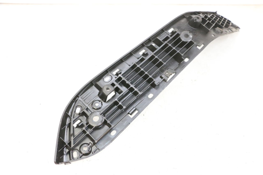 photo de RIGHT FLOOR PANEL SUZUKI BURGMAN 650 (2013 - 2020)