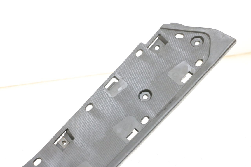 photo de RIGHT FLOOR PANEL SUZUKI BURGMAN 650 (2013 - 2020)