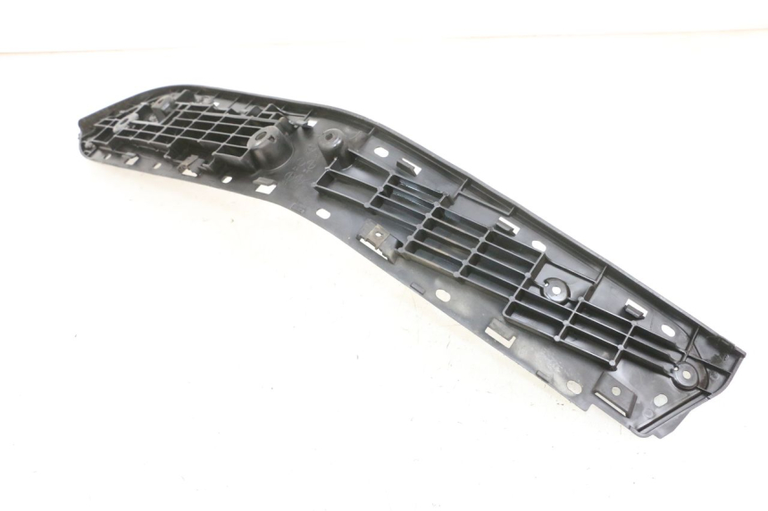 photo de RIGHT FLOOR PANEL SUZUKI BURGMAN 650 (2013 - 2020)