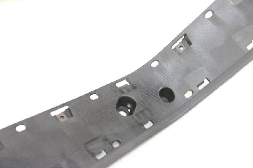 photo de RIGHT FLOOR PANEL SUZUKI BURGMAN 650 (2013 - 2020)