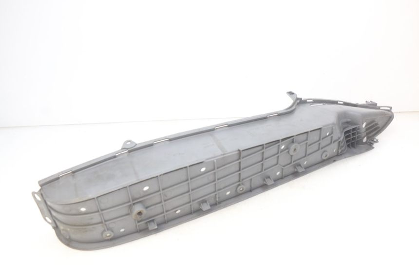 photo de RIGHT FOOTREST HONDA FES PANTHEON 2T 125 (1998 - 2002)