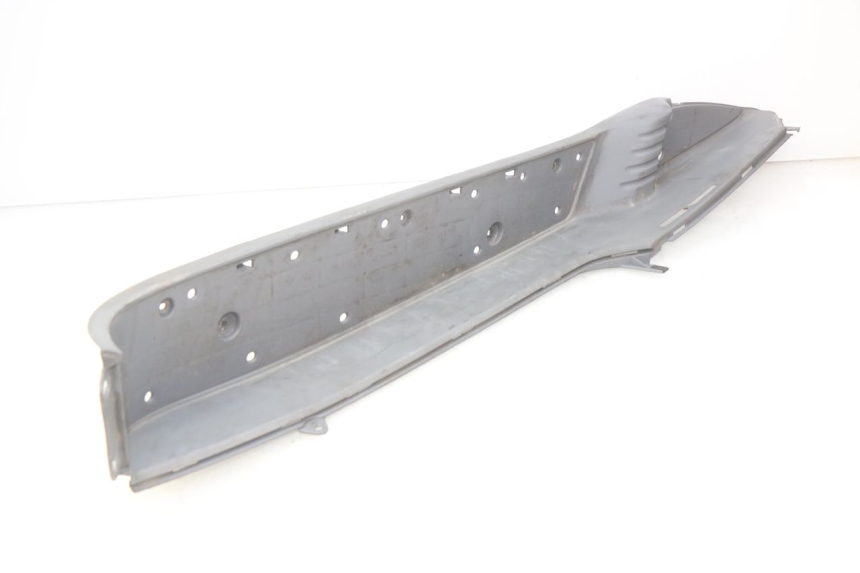 photo de RIGHT FOOTREST HONDA FES PANTHEON 2T 125 (1998 - 2002)