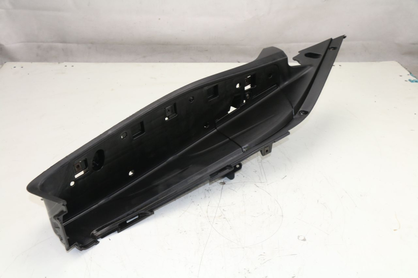 photo de RIGHT FLOOR PANEL HONDA FES S-WING SWING 125 (2007 - 2015) - Markings and original references