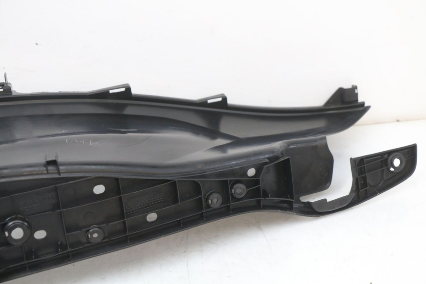 photo de RIGHT FLOOR PANEL HONDA PCX (JF28) 125 (2009 - 2011)