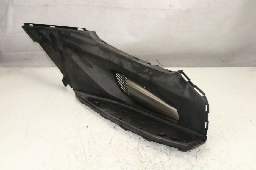 photo de RIGHT FLOOR PANEL KYMCO K-XCT 125 (2013 - 2017)