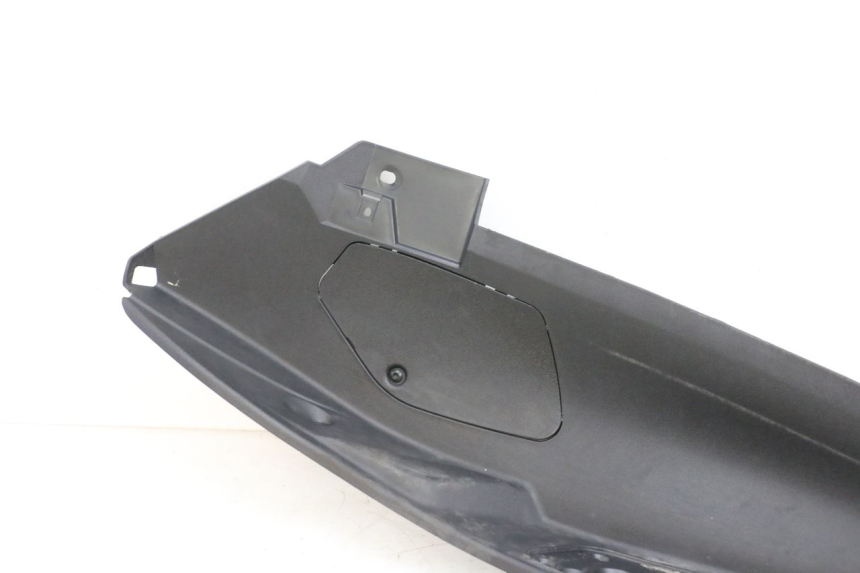 photo de RIGHT FLOOR PANEL PIAGGIO MP3 HPE 350 (2018 - 2020) - Surface and material condition