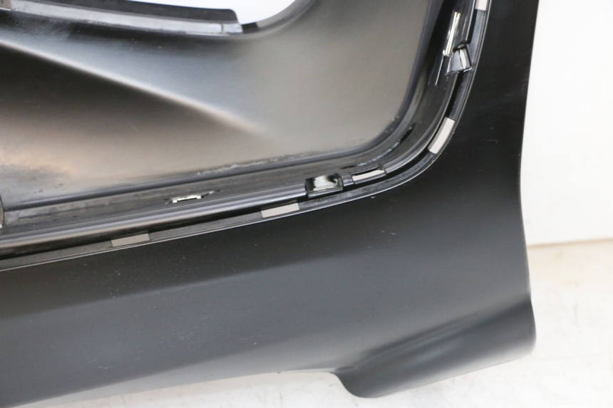 photo de RIGHT FLOOR PANEL PIAGGIO MP3 HPE 300 (2019 - 2026) - Distinctive features