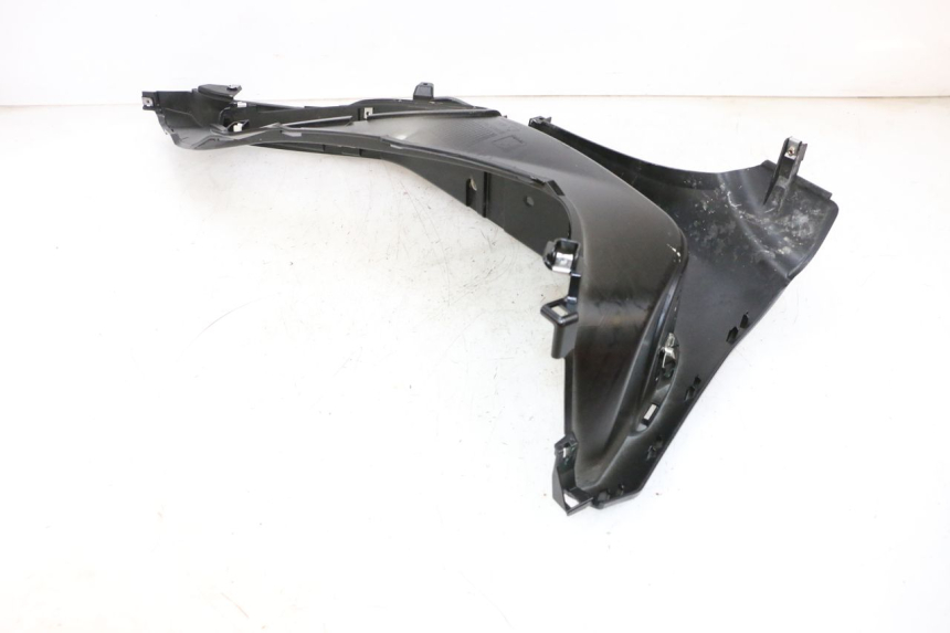 photo de RIGHT FLOOR PANEL PIAGGIO MP3 HPE 300 (2019 - 2026) - Product overview