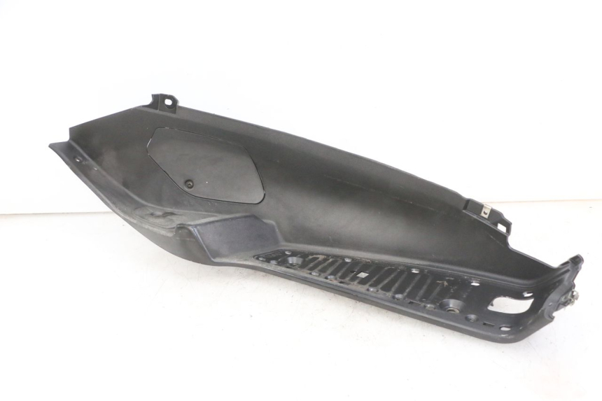 photo de RIGHT FLOOR PANEL PIAGGIO MP3 500 (2011 - 2015)