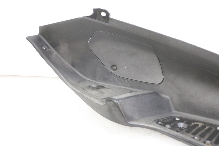 photo de RIGHT FLOOR PANEL PIAGGIO MP3 500 (2011 - 2015)