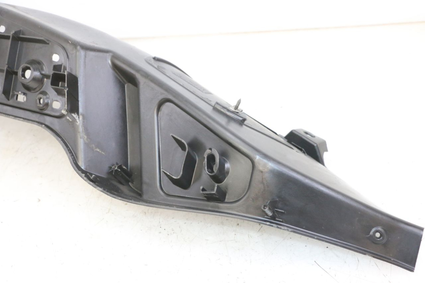 photo de RIGHT FLOOR PANEL PIAGGIO MP3 500 (2011 - 2015)