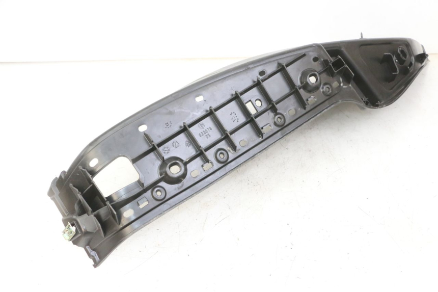 photo de RIGHT FLOOR PANEL PIAGGIO MP3 500 (2011 - 2015)