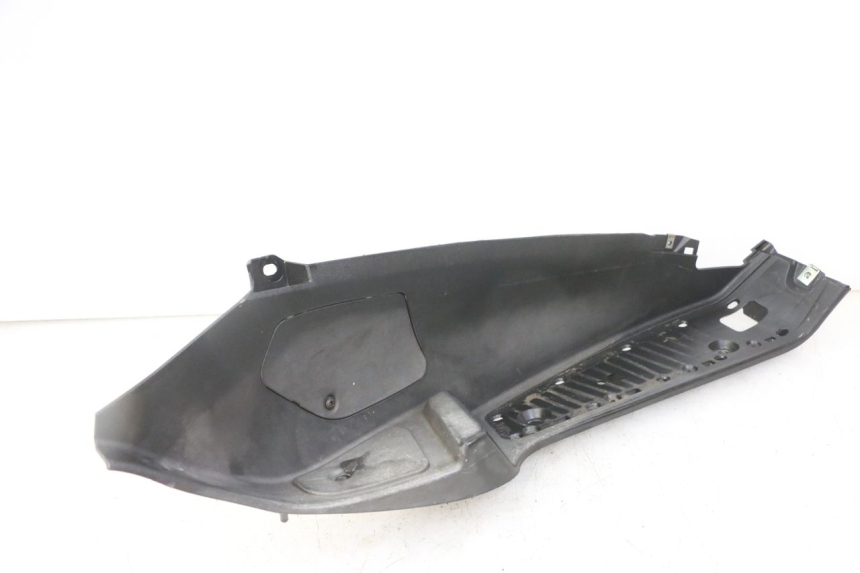 photo de RIGHT FLOOR PANEL PIAGGIO MP3 500 (2011 - 2015)