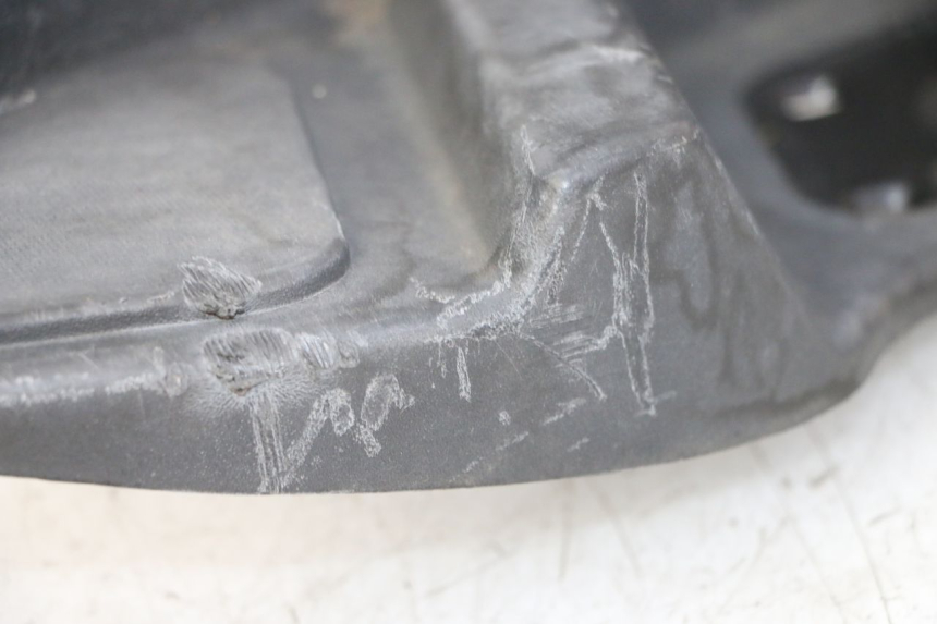 photo de RIGHT FLOOR PANEL PIAGGIO MP3 500 (2011 - 2015)