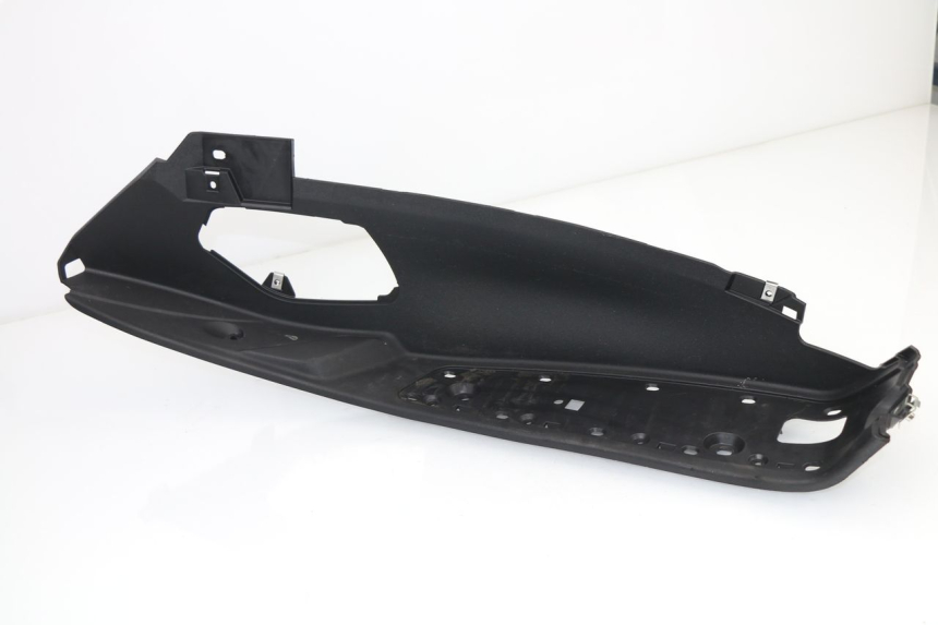 photo de RIGHT FLOOR PANEL PIAGGIO MP3 500 (2016 - 2018)