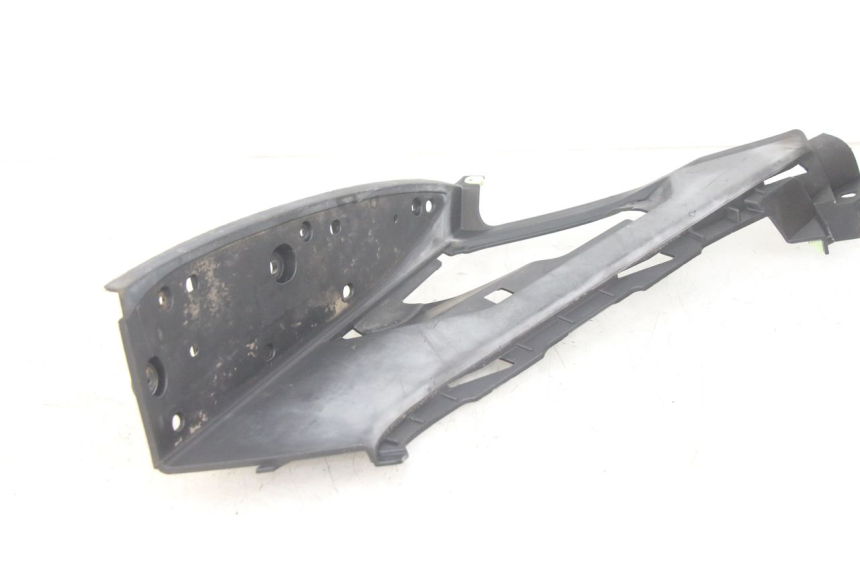 photo de RIGHT FLOOR PANEL PEUGEOT GEOPOLIS RS 125 (2007 - 2009)