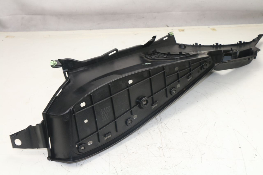 photo de RIGHT FLOOR PANEL PEUGEOT SATELIS 125 (2013 - 2018)