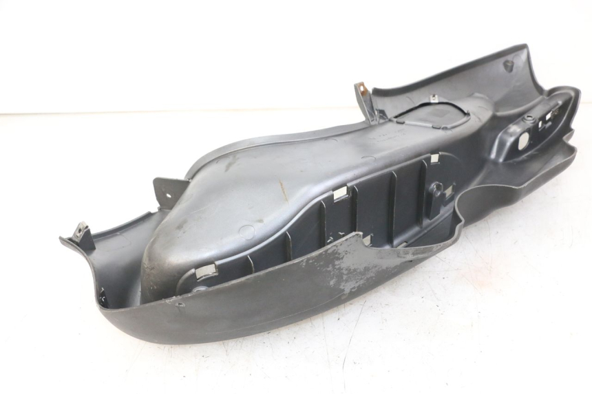 photo de RIGHT FLOOR PANEL PIAGGIO BEVERLY 125 (1998 - 2005)