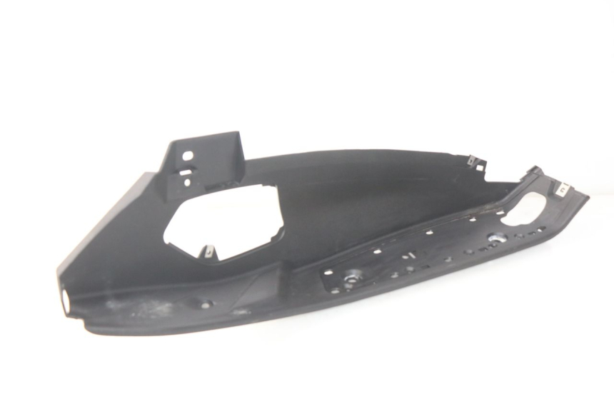 photo de RIGHT FLOOR PANEL PIAGGIO MP3 HPE 500 (2019 - 2022)