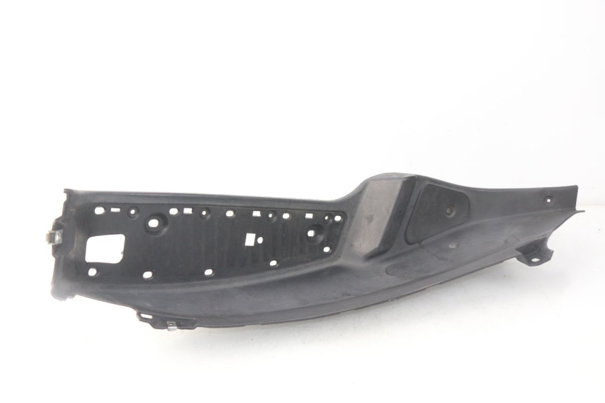 photo de RIGHT FOOTREST PIAGGIO MP3 LT 400 (2007 - 2012)